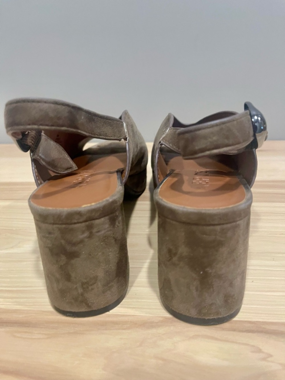 Aerosoles Cornelia Suede Peep Toe Platform Sandals size 10 - Picture 3 of 7